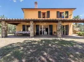 Villa in Lucignano mit Klimaanlage, Pool, Garten, grosse überdachte Terrasse