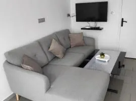 Studio entier avec WiFi, Smart TV, proche Douai