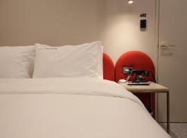 Hotel The One, hotell i Gangneung