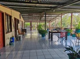 Hostel y Cabinas YILMER