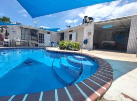 Cozy Corner w/private pool, hotel in Vega Baja