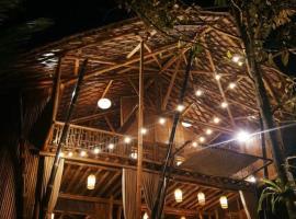 Eco Bamboo Island Bali - Bamboo House #4, hotel en Selat