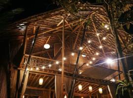 Eco Bamboo Island Bali - Bamboo House #4, hotel v destinaci Selat