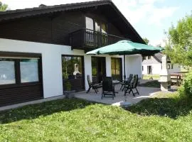Gemütliches Ferienhaus in Feriendorf Silbersee mit Großem Garten - b48663