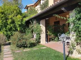 Einraum-Fewo in Pomaia,privater Garten mit Blick,Pool,Restaurant,Free Wi-Fi,bis 3 Pers