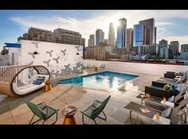 Cozy 3bed Condo with balcony and a rooftop pool