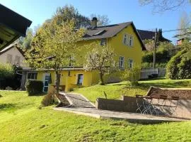 Ferienhaus in Bad Elster mit Kleinem Kamin