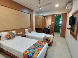 Hotel Park Resort Bhubaneswar Couple Friendly, ξενοδοχείο κοντά στο Biju Patnaik International Airport - BBI, Μπουμπάνεσβαρ