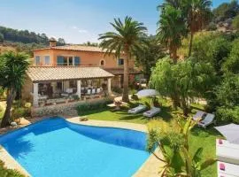 Ferienhaus in Mancor De La Vall mit Terrasse und Garten und Bergblick