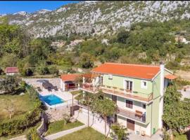 Apartment Bruno - modern apartment with pool, hotell i Ostrvica