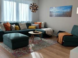 Ferienhaus Baron mit eigener Sauna, hotel en Marquartstein