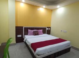 Hotel Sashi Puri Near Sea Beach & Temple - Best Choice of Travellers، فندق في بوري