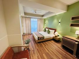 Hotel IP Swarn near Anand Vihar Vaishali Ghaziabad, hotel a Ghaziabad