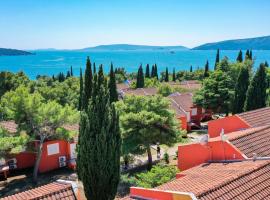 Apartments Medena, hotel in Trogir