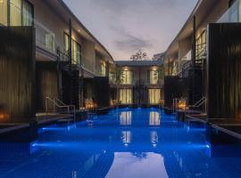 Luminous Resort & Spa by Areca, hotel in Phuket Town