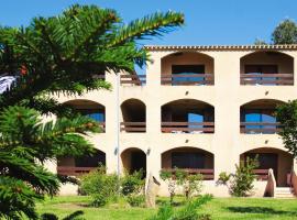 Residence Les Dauphins in Tiuccia with balcony, hotel v destinaci Casaglione