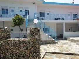 Akrotiri rooms