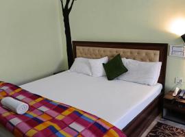 Joshi Holiday Home Stay, hotel u gradu Lansdaun