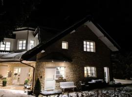 Holiday apartment on the Eifelsteig, hotel i Roetgen