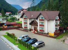 Vila Moldavia Class, hotel con tinas de hidromasaje en Slănic-Moldova