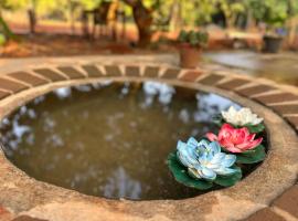 Lotus Garden - Near Matrimandir Center Auroville, hotell i Auroville