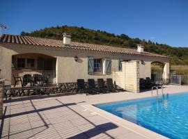 Peaceful Holiday Home in Les Vans Ardeche with Pool, hotel dengan parking di Les Vans
