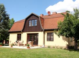 Holiday house Monika Wendorf, hotel with parking in Wendorf