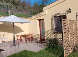 New! La Ginestra,casa vacanze in montagna-Seulo Sardegna, hotel amb aparcament a Seùlo