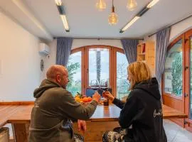 Studio with private garden by GardaDoma