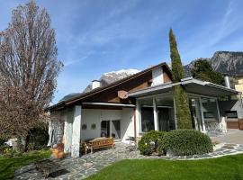 Wine Tours Lodge, cottage in Maienfeld