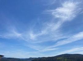 LES TERRASSES DU LAC, hotel em Chaumard