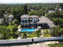 VILLA - MER - PISCINE - JARDIN