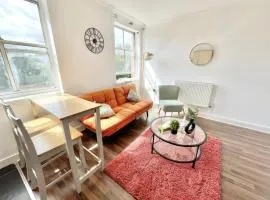 Cozy Southampton Retreat: Free Parking for Contractors, Families, and Tourists