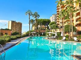 Luxurious Monaco Flat: Stunning Views & Amenities, hotel em Monte Carlo