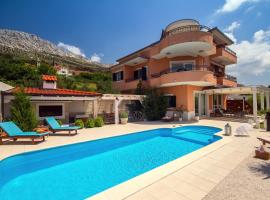 Villa ANITA with private pool, gym, 6 bedrooms, sea view, vila mieste Kučine