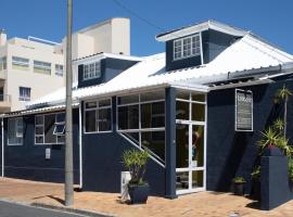 Loddey`s Guest House, hotel em Strand