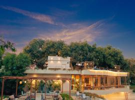 Giovanni Village Resort, hotel in Bhopal