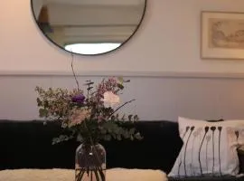 HaHa Nordic Home Partille Large 3BR Home for 7 Guests with 2 Kitchens, Garden & Parking