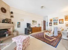 Family Apt in Glyfada-Kyprou, by Comfortbnb