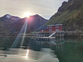 Solodden, Authentic rorbu in Lofoten, hotell i Sennesvik
