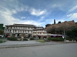 Hotel Europe plaza, hotell i Tbilisi City