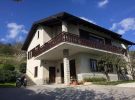 Sunny Hill Apartment, Ferienwohnung in Ilirska Bistrica