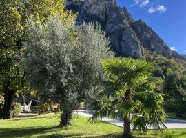 Maison avec vue sur le Vercors, Hotel in Beauregard-Baret