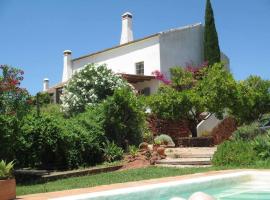 Charming Country House in Silves, hotel in São Bartolomeu de Messines