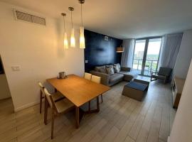 Waterfront Beach Apartment, ξενοδοχείο σε Hallandale Beach