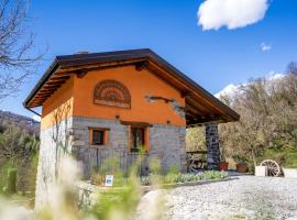 CHALET MIELE, hotel em Argegno