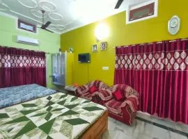 Shyam Homestay-Front faimly Room With Private Bathroom