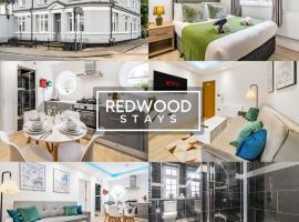 BRAND NEW, 1 Bed 1 Bath, Modern Town Center Apartment, FREE Parking, Netflix By REDWOOD STAYS, hotel s parkiralištem u gradu 'Aldershot'