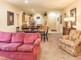 Branson Condo with a Walkout and Elevator Access at Thousand Hills and next to 76, condo in Branson