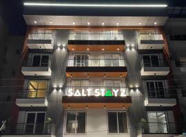 Saltstayz Sage - Near Golf Course Road, ξενοδοχείο σε Γκουργκάον